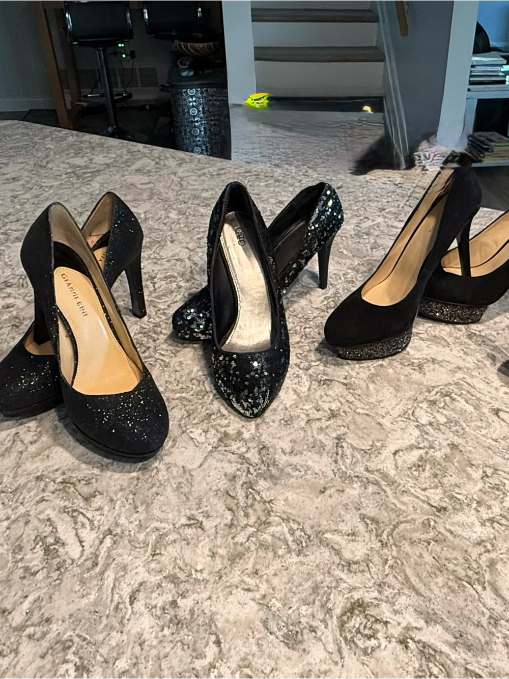 5 pair of High heeled pumps lot of 5 )